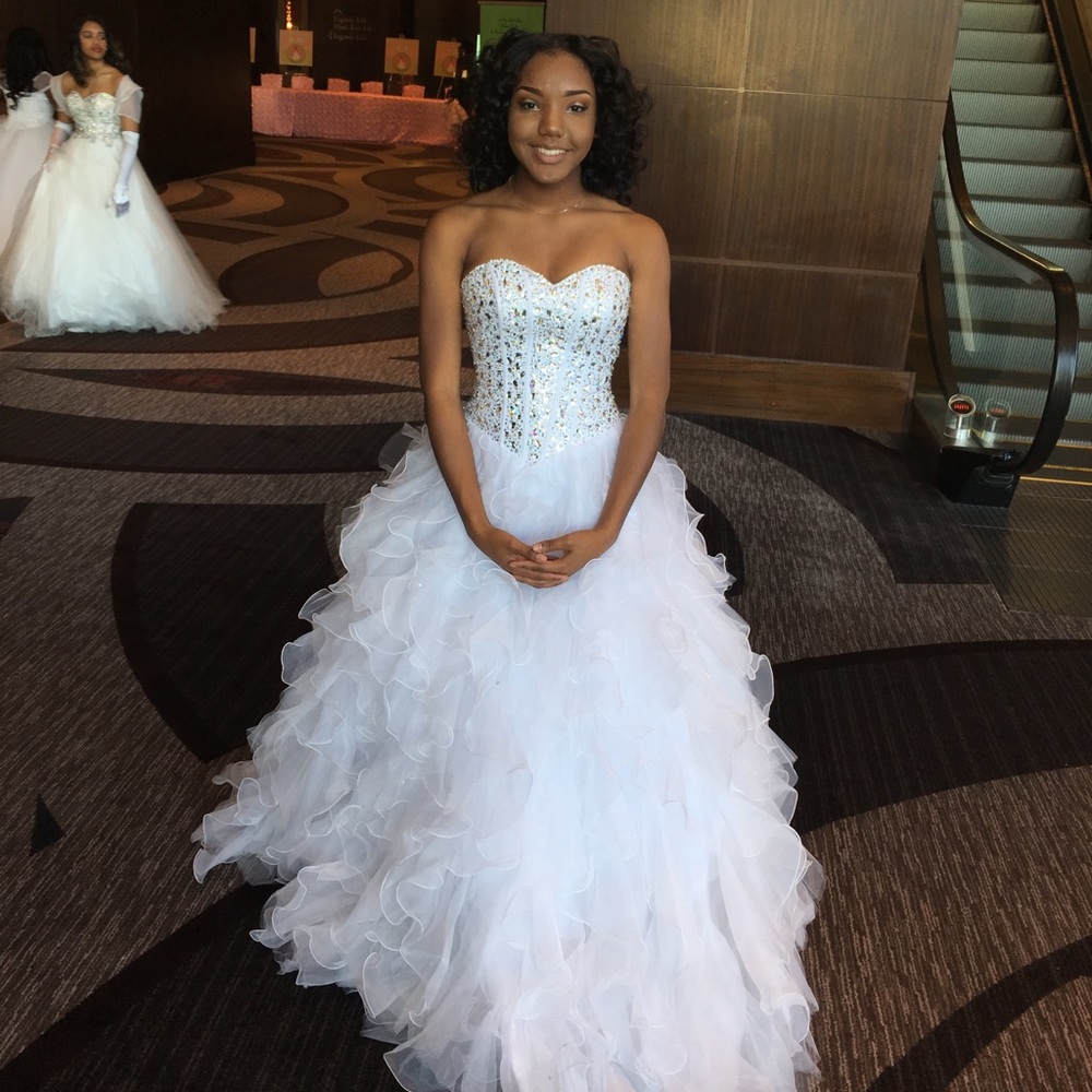 STUNNING White Prom/Cotillion Gown
